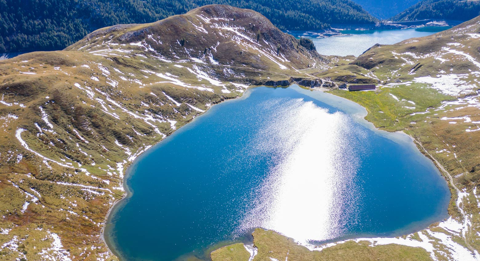 See umgeben von Bergen 